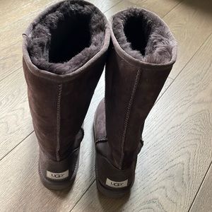 Brown Ugg Boots !